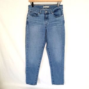 Levi's Classic Crop Jeans, Mid-rise, Light Wash, size 28 "Hawaii Sun"